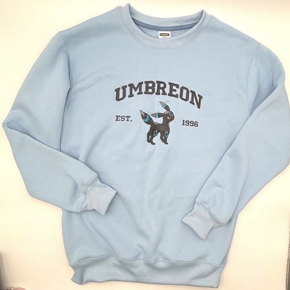 Shiny Umbreon Pokémon Crewneck Sweatshirt Embroidered Light Blue Arriveguide S